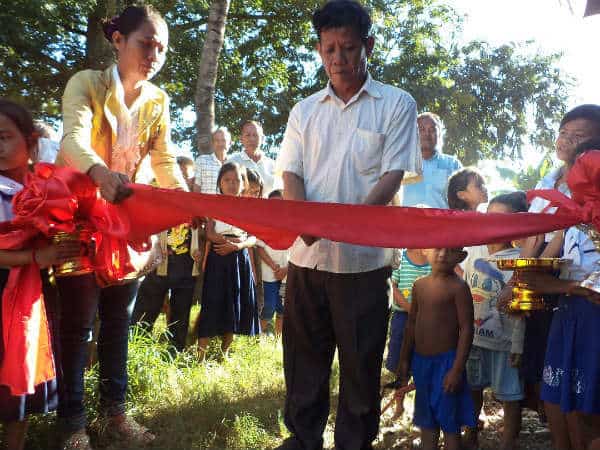Ribbon cutting at Phare Ponleu Selpak Ribbon cutting at Phare Ponleu Selpak