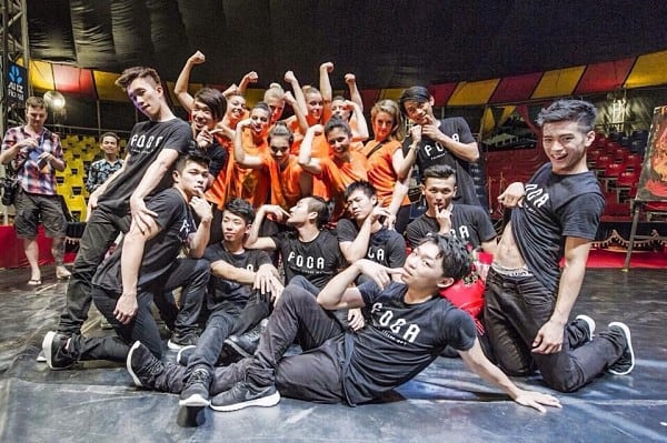 Tini Tinou: Friendships via Circus